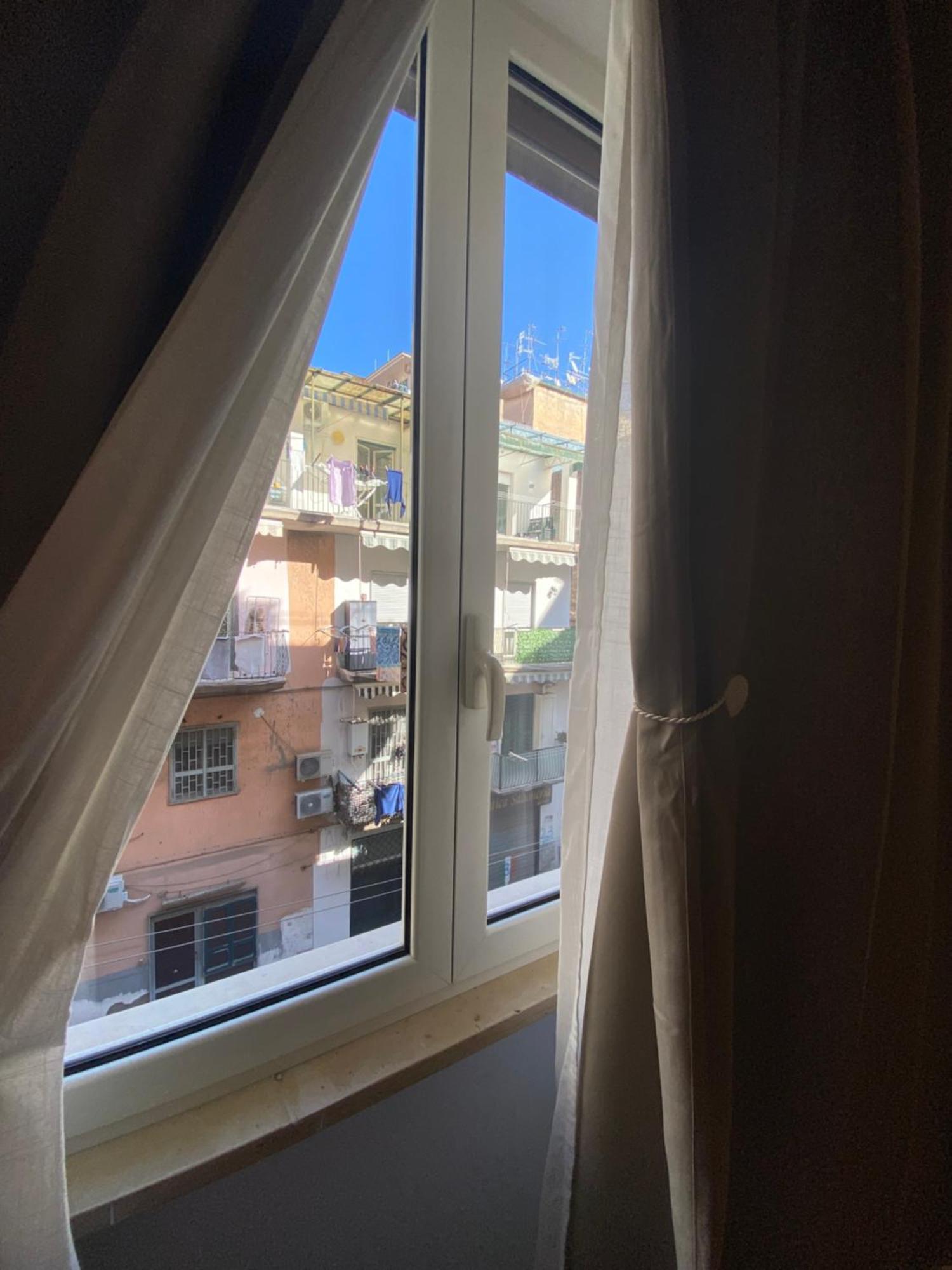 לינה וארוחת בוקר La Dimora Di Marti " Vicino Al Centro Storico Di Napoli" מראה חיצוני תמונה