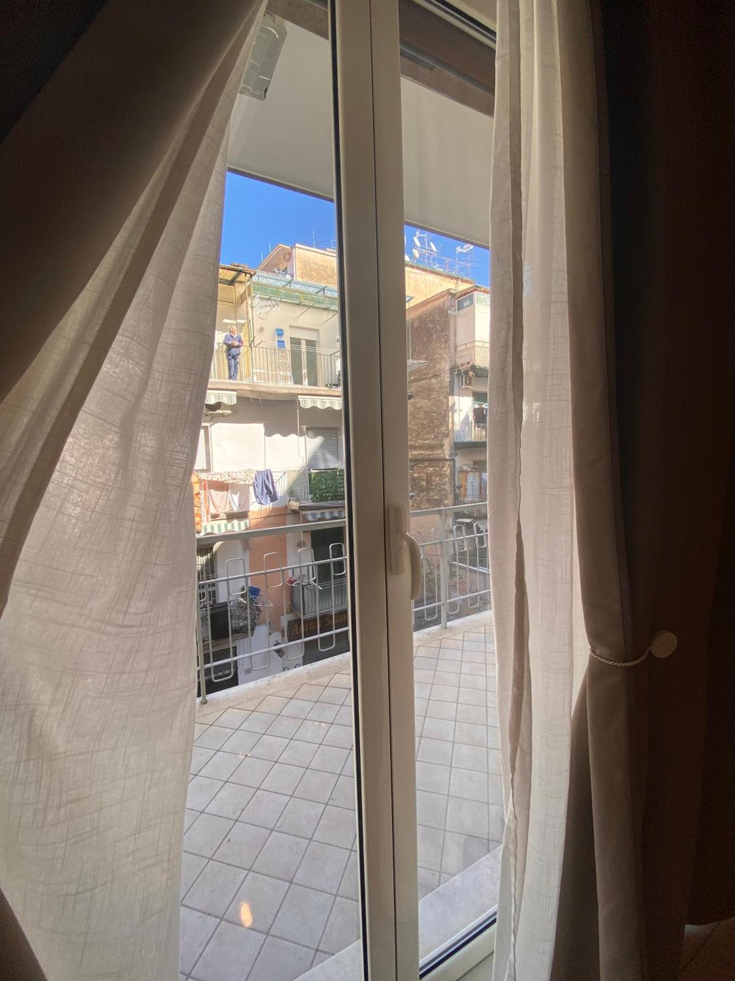 לינה וארוחת בוקר La Dimora Di Marti " Vicino Al Centro Storico Di Napoli" מראה חיצוני תמונה